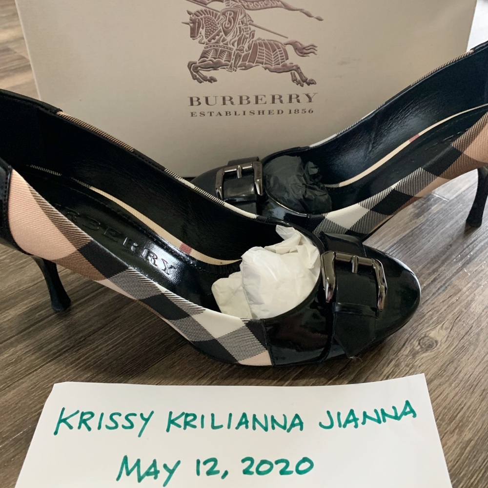 Burberry Nova Buckle Pump